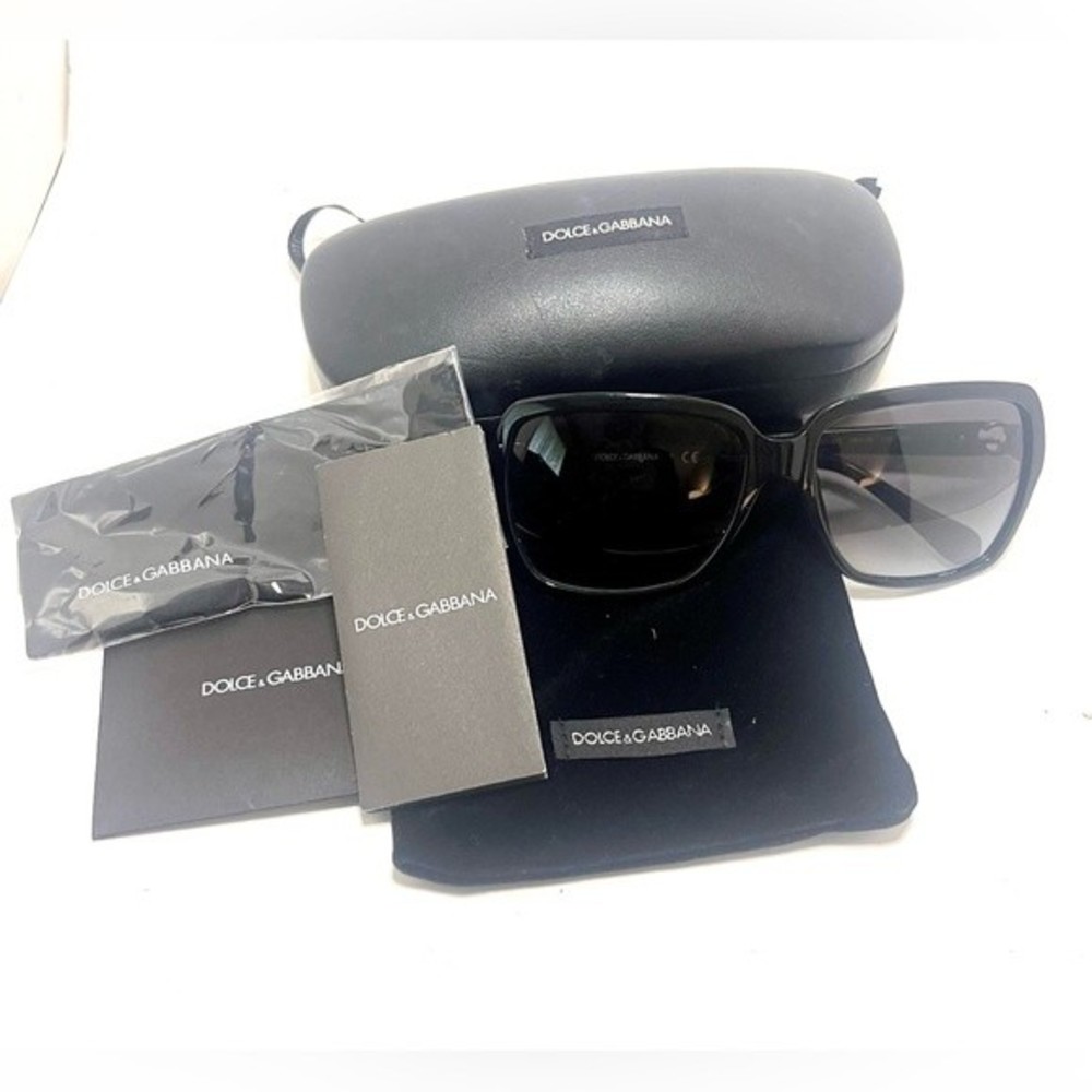 Dolce & Gabbana Gradient Lens Black Sunglasses and cloth,bag and clamshell case - Picture 13 of 15
